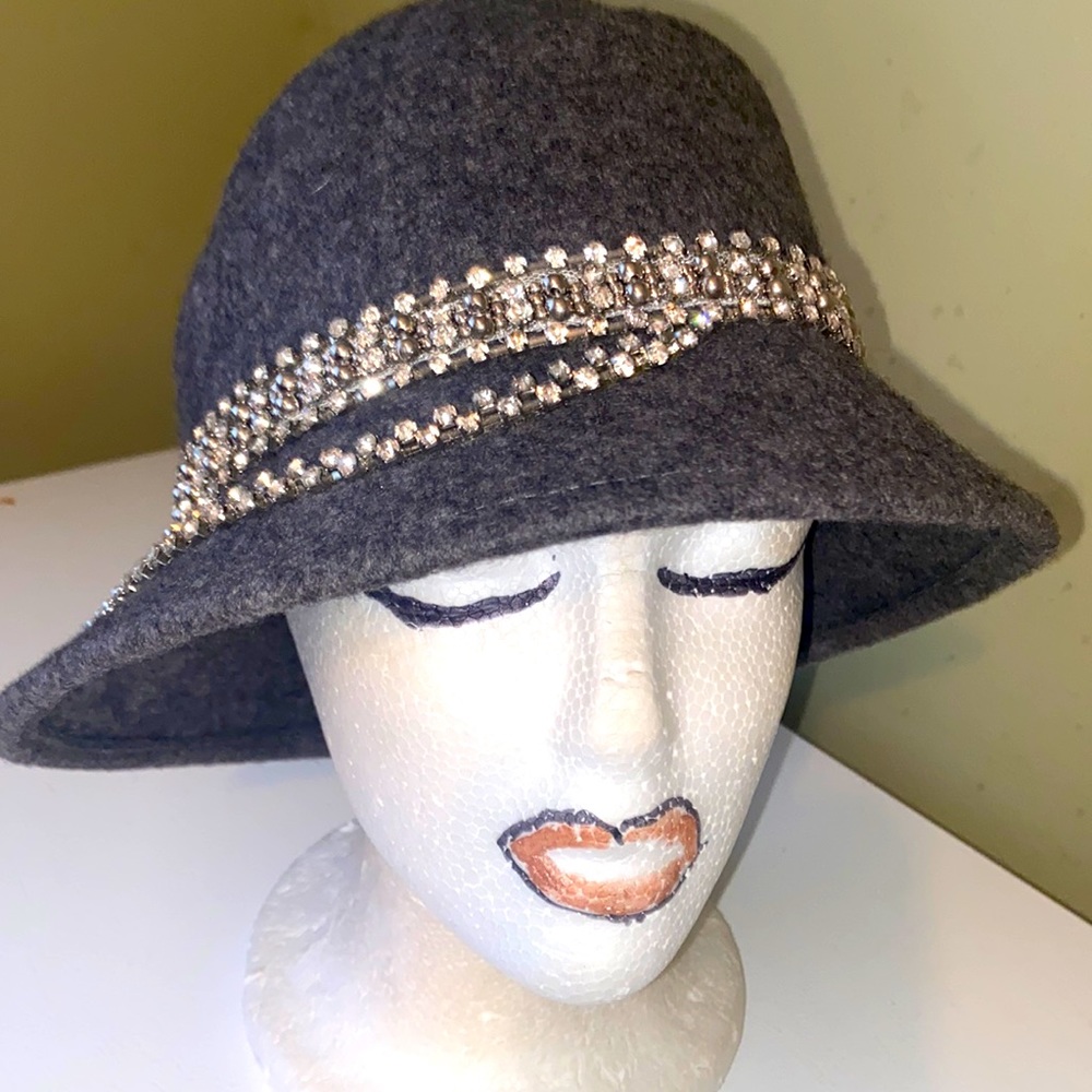 June’s Young Gray Wool Cloche